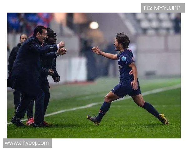 当女朋友迷恋足球明星时我该如何应对与调整心态