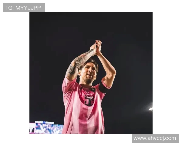 足球明星掉号高清图片集展示球场风采与个人魅力的精彩瞬间