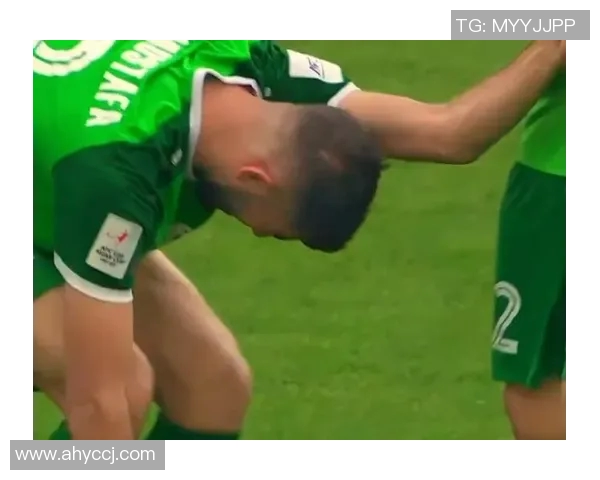 足球明星泪洒赛场背后的故事与感人瞬间揭秘